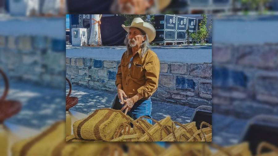 Se podrán adquirir productos del maestro artesano Juan Gamboa, ganador del Premio Estatal de Artesanía 2024 y defensor del agua y la tierra en El Porvenir de Jalpa.