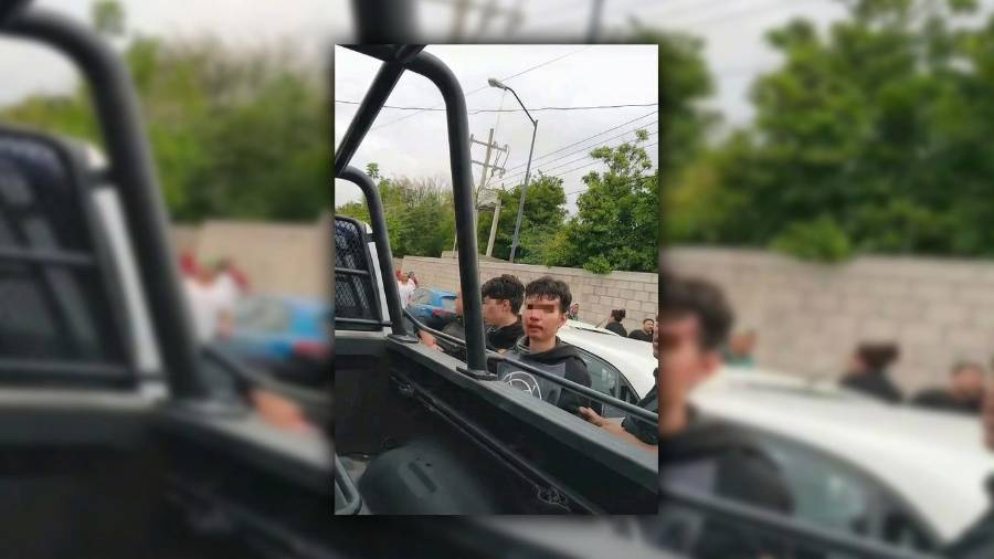Los detenidos por el ataque a la Secundaria 13 fueron trasladados en una unidad de seguridad,; la Fiscalía de Coahuila integra la carpeta de investigación para definir su situación legal.