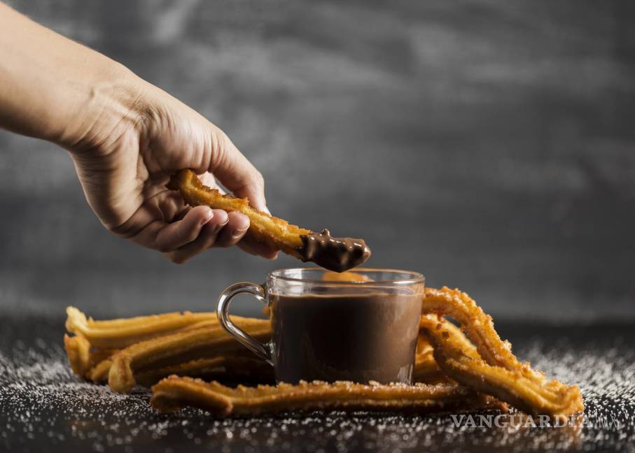 $!Imagen ilustrativa de churros caseros con chocolate.