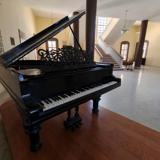 El piano centenario de Saltillo: el Steinway olvidado de la Miguel López Ávila