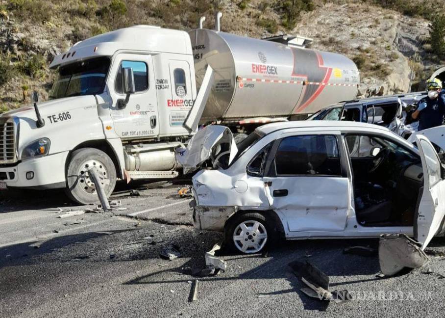 $!Cinco muertos y 16 heridos deja accidente en Los Chorros; tráiler se quedó sin frenos y arrolló vehículos
