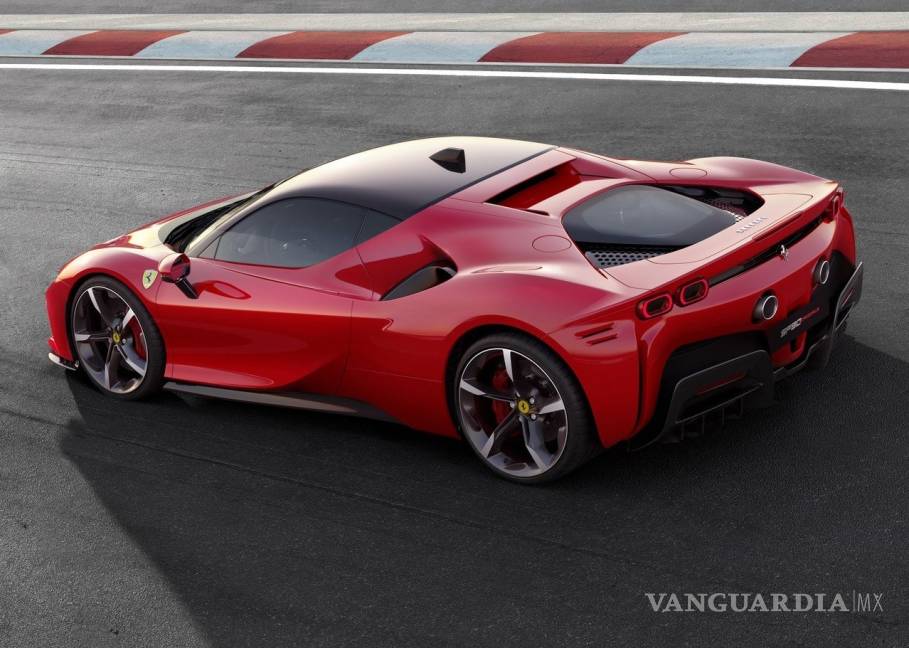 $!Así es el Ferrari SF90 Stradale, el deportivo híbrido italiano es una bestia de 1,000 HP