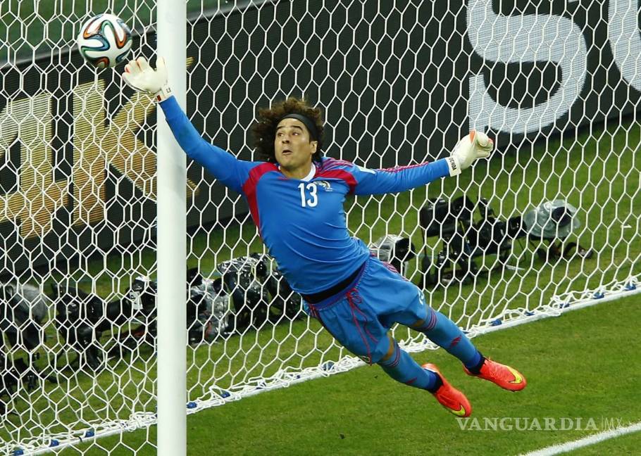 Guillermo Ochoa en la mira de un grande de Brasil