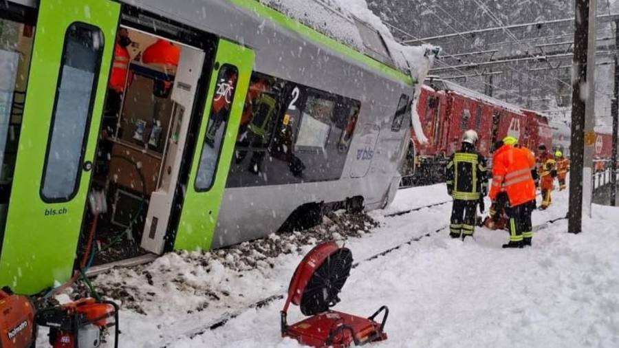 El incidente ocurrido en Suiza siguió a una serie de avalanchas mortales en los Alpes en los últimos días que involucraron a esquiadores.