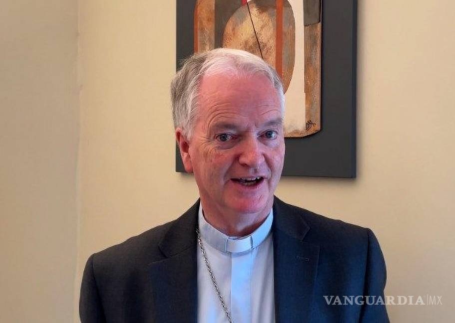 $!Mons. Paul Tighe, secretario del Dicasterio para la Cultura y la Educación habla a los medios vaticanos sobre el documento “Antiqua et nova”.