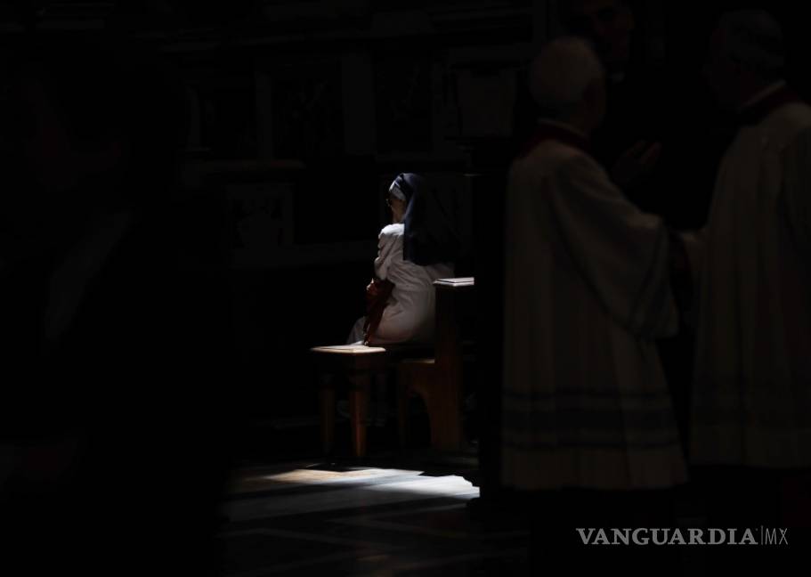 $!Pequeña orden de monjas francesas pone en jaque al Vaticano