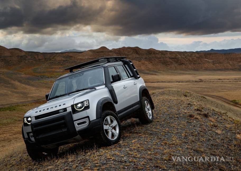 $!El nuevo Land Rover Defender puede cruzar lo que sea sin dejar de ser lujoso y cómodo