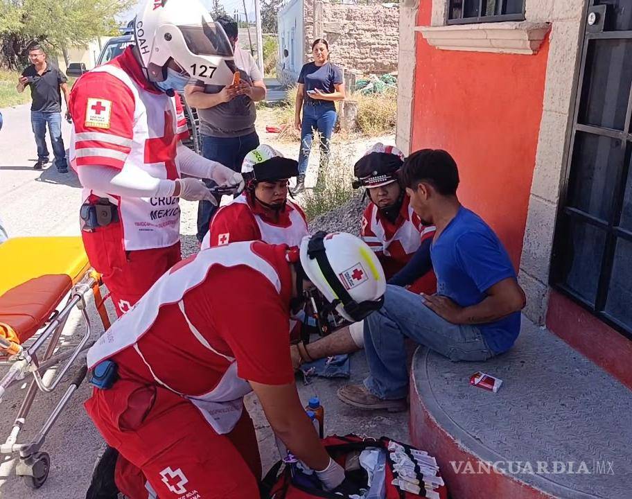 $!Elementos de la Policía Municipal y Tránsito acudieron al lugar para tomar conocimiento del accidente y realizar las diligencias correspondientes.