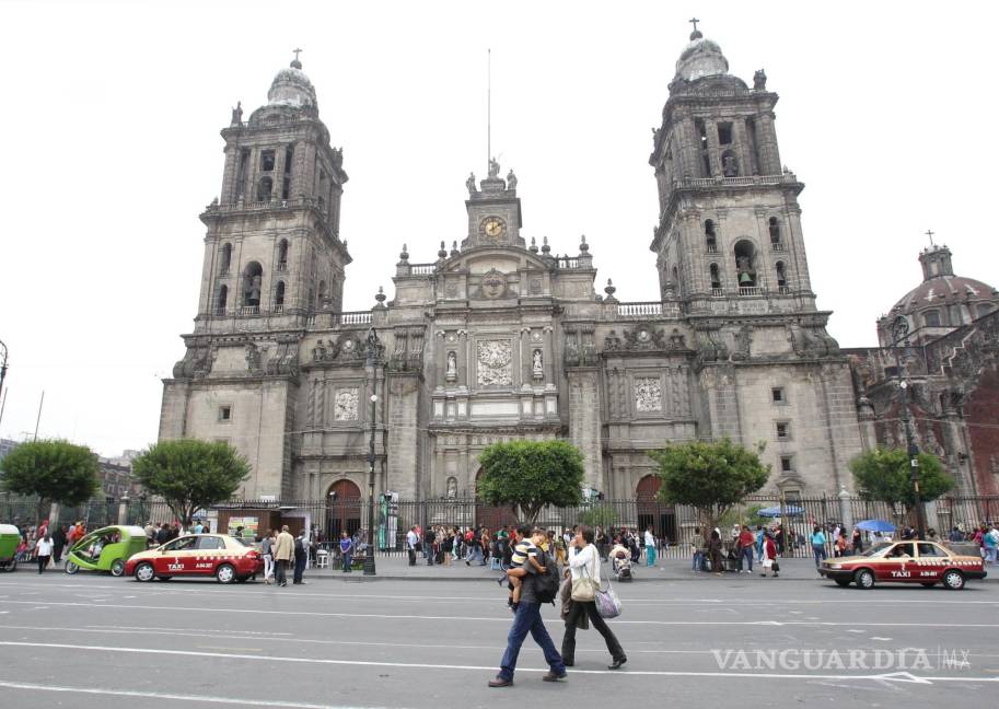 $!Vista general de la catedral de Ciudad de México, construida encima del templo de Quetzalcoatl en Tenochtitlán. EFE/Mario Guzmán