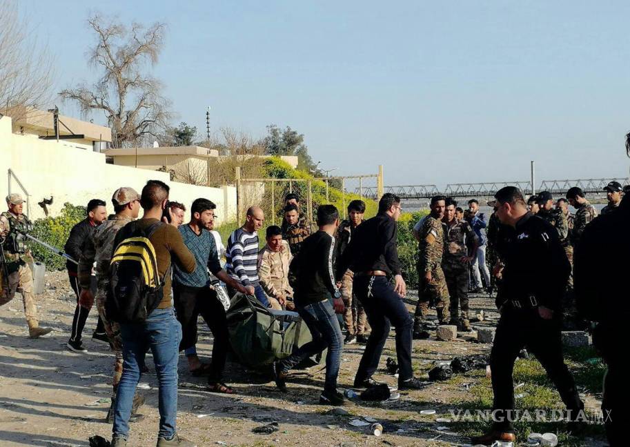 $!Se hunde ferry en el río Tigris en la ciudad iraquí de Mosul y mueren 71 personas