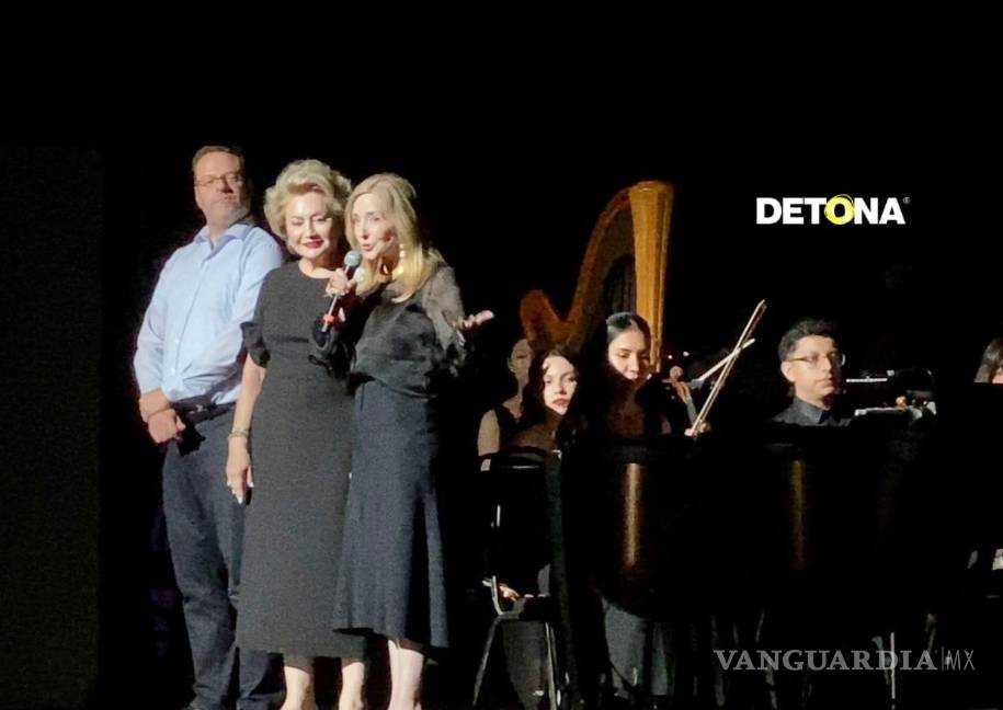 $!De derecha a izquierda, Bárbara Herrera de Garza Sada, Hilda Ochoa y Ricardo Marcos.