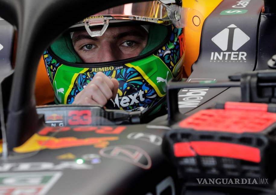 ¡Duro golpe para Mercedes! Lewis Hamilton es descalificado por DRS y Verstappen es multado