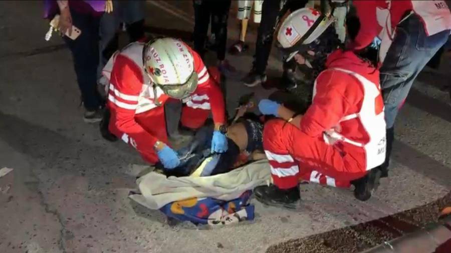 El menor fue atendido por paramédicos de la Cruz Roja.