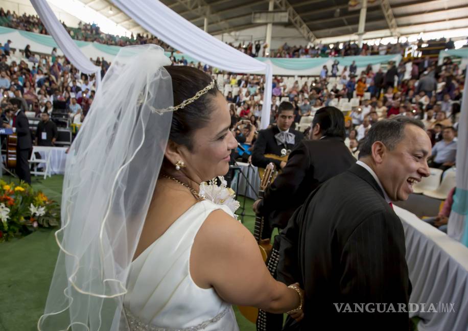 $!Con 1650 bodas celebran en grande Día del Amor en Tijuana