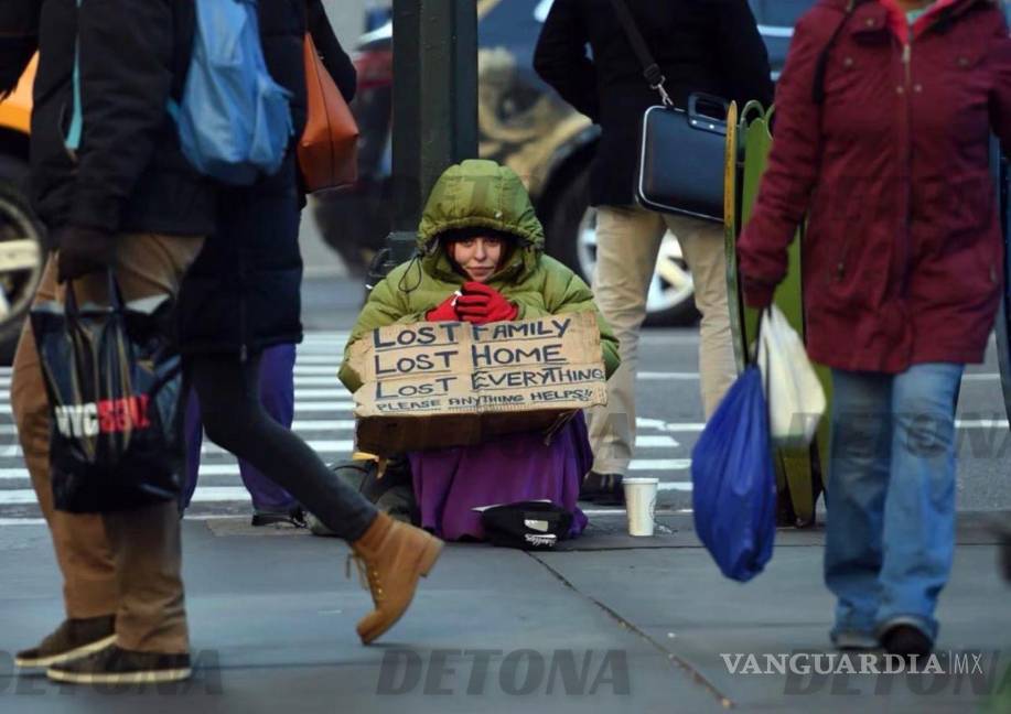 $!Una persona en situación de calle en Los Ángeles, California.