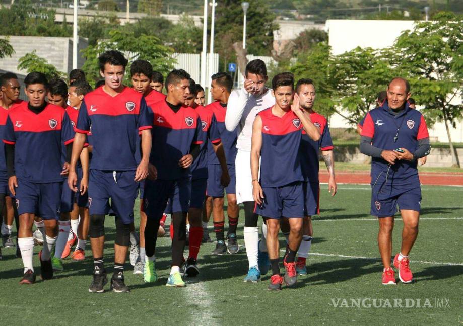 $!Titanes se alista para debut en la Segunda División