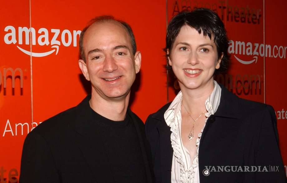 $!Jeff y MacKenzie Bezos concluyen divorcio; la escritora se quedará con el 4% de Amazon