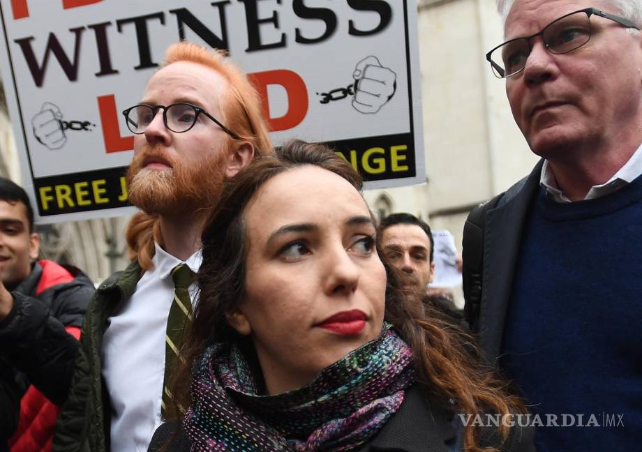 $!Stella Morris, pareja y socia del fundador de WikiLeaks, Julian Assange, llega a las Cortes Reales de Justicia en Londres, Gran Bretaña. EFE/EPA/Andy Rain