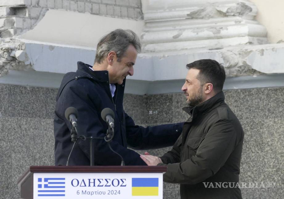 $!El ministro griego Kyriakos Mitsotakis expresó su solidaridad con Ucrania y señaló los riesgos de la guerra tanto en el frente como para los civiles.