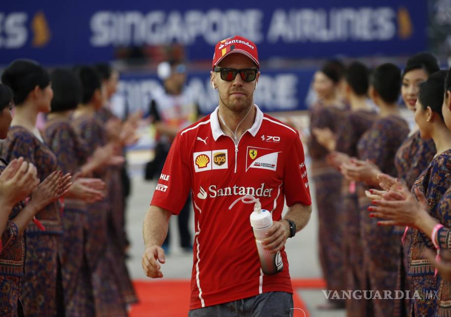 $!&quot;El coche estaba dañado y tenía que parar&quot;: Vettel deja el GP de Singapur tras choque