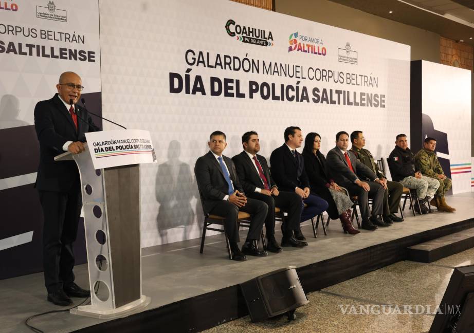 $!La ceremonia de entrega de preseas reafirmó el compromiso de las autoridades por reconocer el trabajo de quienes protegen a la ciudadanía.