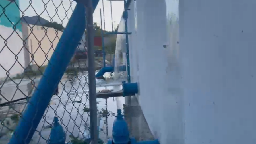 Aguas de Saltillo atribuyó la fuga a una falla en el flotador del pozo.