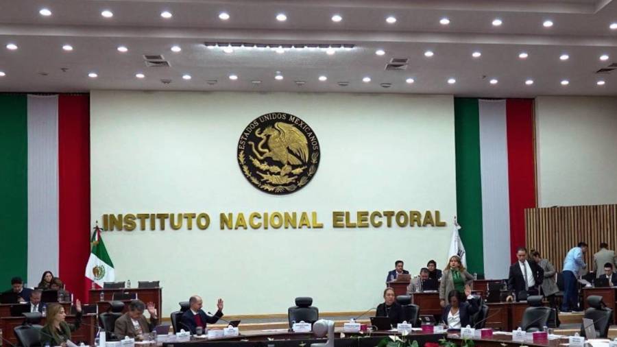 Tras la reunión encabezada por la presidenta Claudia Sheinbaum, el coordinador de Morena en la Cámara de Diputados, Ricardo Monreal, dijo que fue la propia Mandataria quien señaló que se debe garantizar la autonomía del INE.