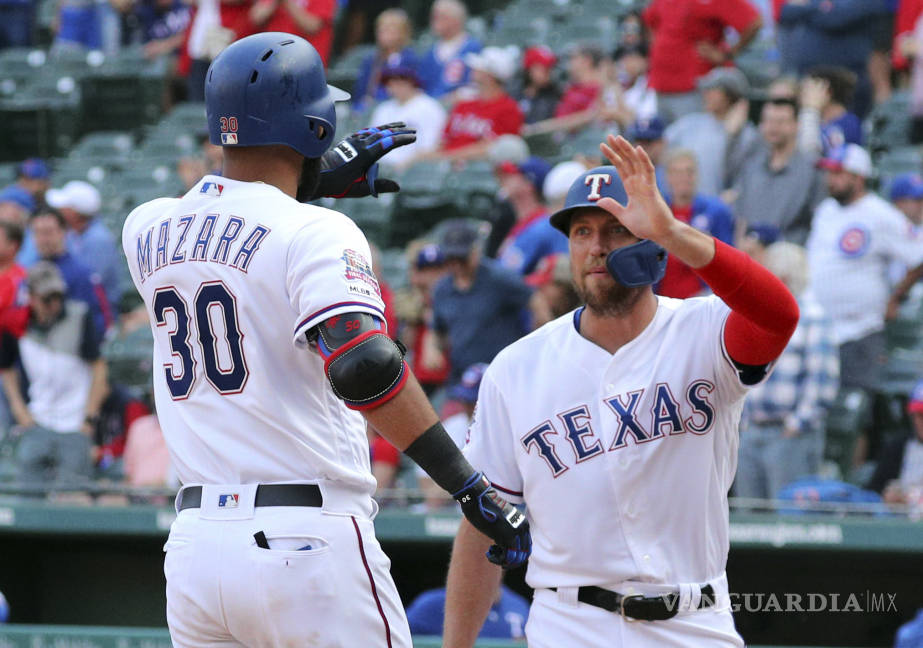 $!Los Cubs le pegan dan su bienvenida a la Temporada a los Rangers con dos 'batazos' de Javier Báez