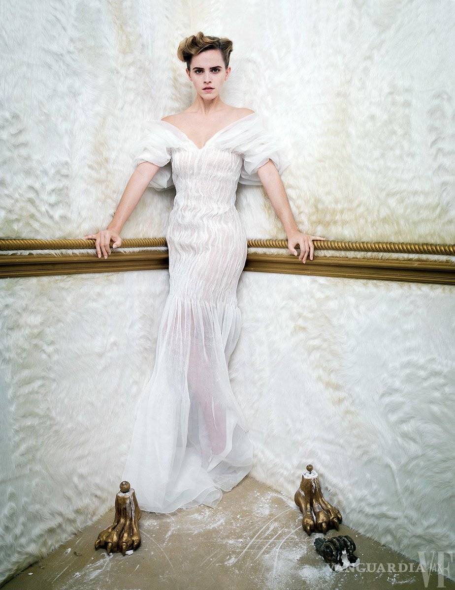 $!Emma Watson luce sexy topless para revista