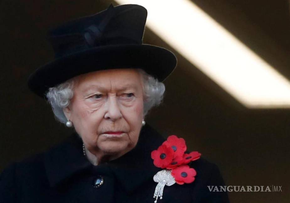$!La Reina Isabel sólo ha faltado seis veces a la ceremonia del Domingo del Recuerdo en Londres.