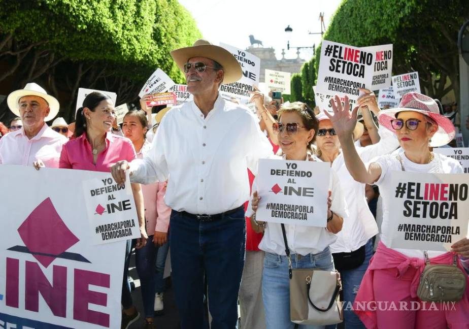 Así toman las calles y plazas miles de mexicanos para defender al INE (Fotos)