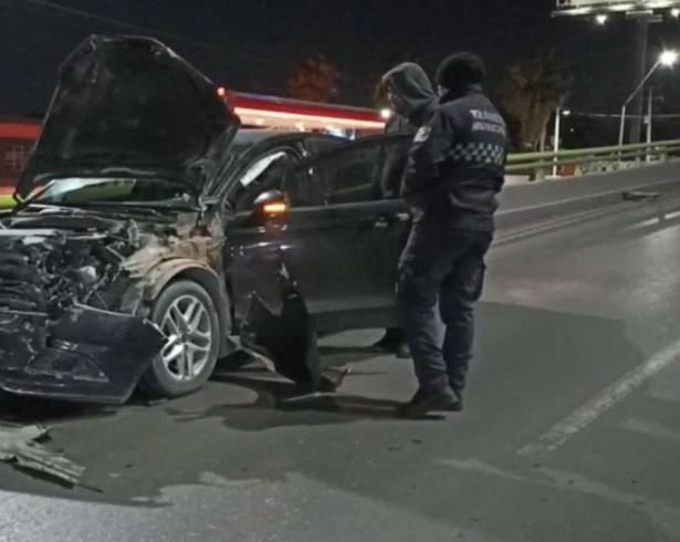 Elementos de Tránsito Municipal cerraron la circulación para evitar un segundo percance.