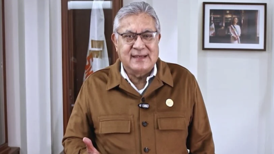 Docentes cuestionan el uso de una aeronave del SNTE por parte de Alfonso Cepeda Salas y exigen transparencia sobre el manejo de los recursos sindicales.