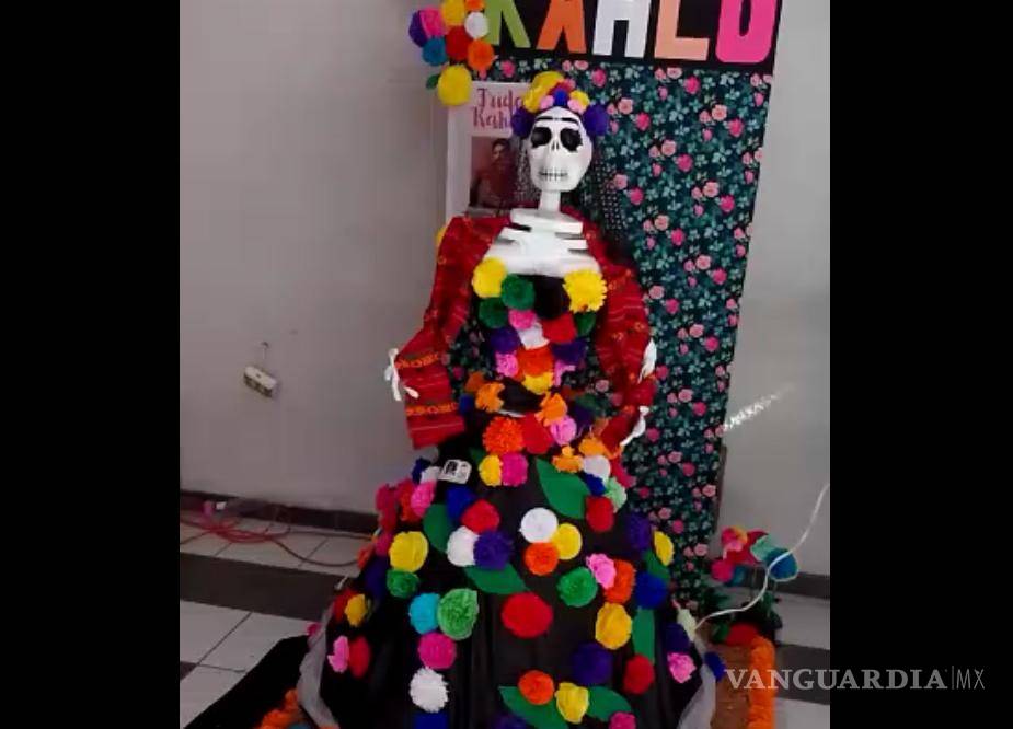 $!Agregaron luces y sonido a las catrinas robotizadas, siendo los principales movimientos mecanizados los de la boca y brazos, así como la voz.