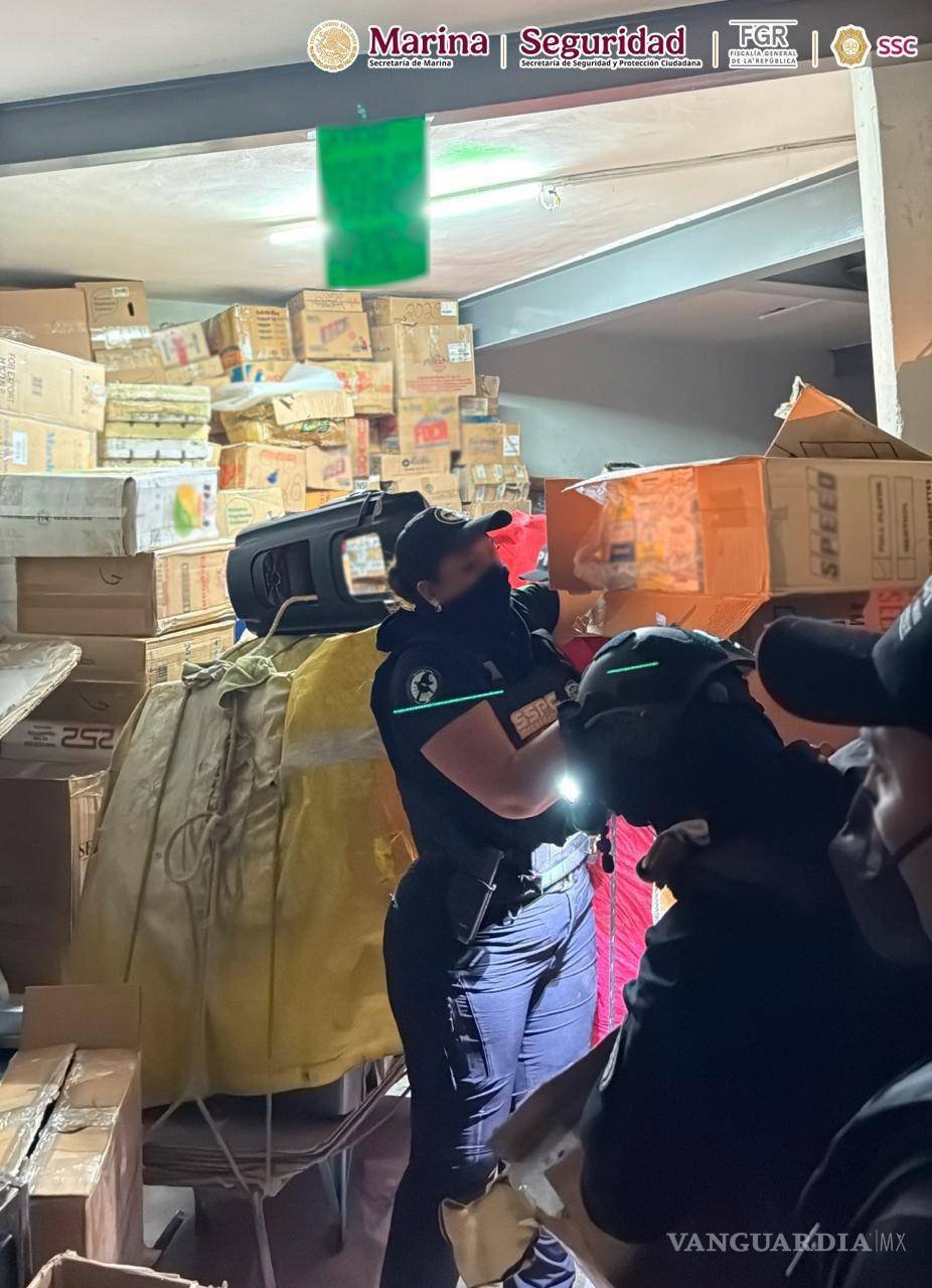 $!Aseguran 13 toneladas de tabaco ilegal en seis cateos en Venustiano Carranza y Cuauhtémoc