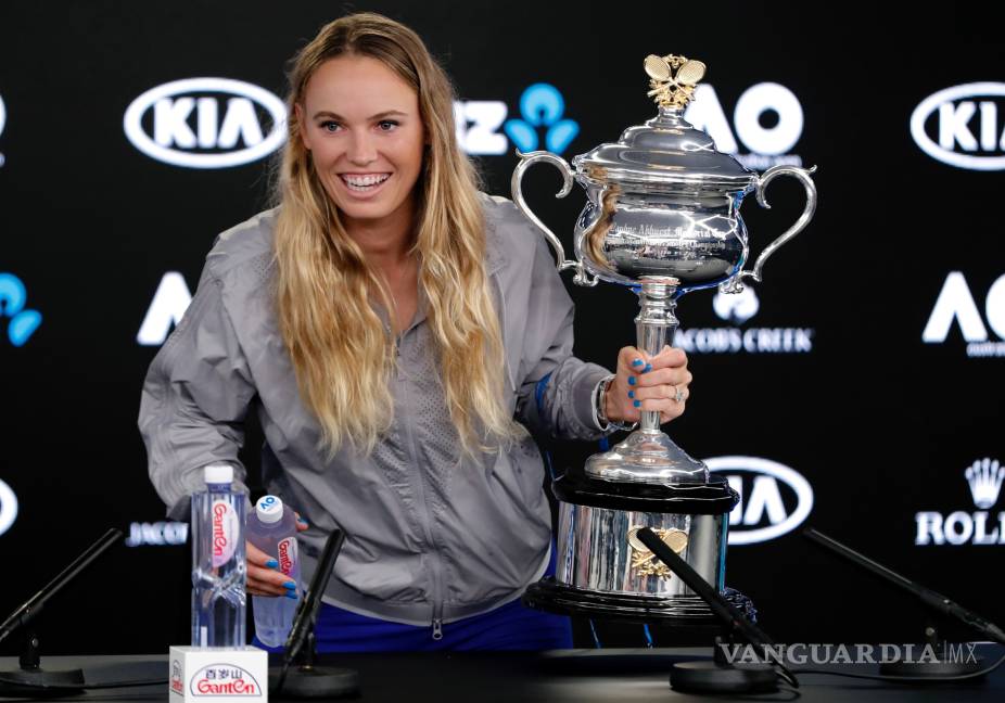 "Déjenme que abrace el trofeo, he soñado mucho con esto”, dice Wozniacki