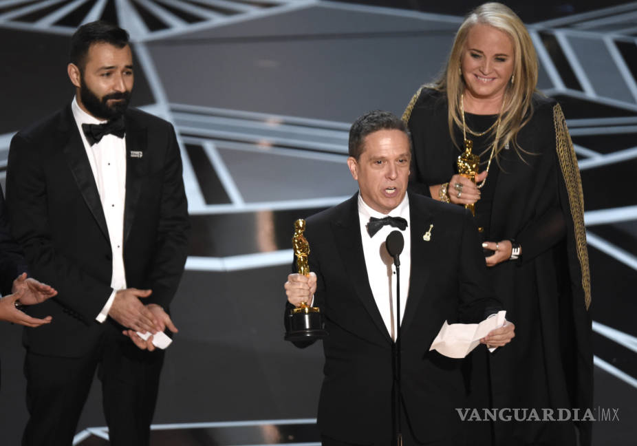 $!Guillermo del Toro ¿Por qué ganaste el Oscar? 'Porque soy mexicano'