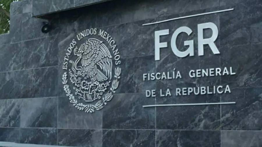 Se les investiga por un delito contra la salud en la modalidad de posesión de drogas.