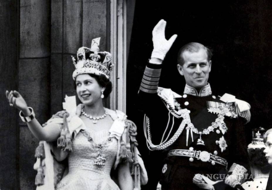 $!¡Un año más! La Reina Isabel II y Felipe de Edimburgo celebran 73 años de matrimonio