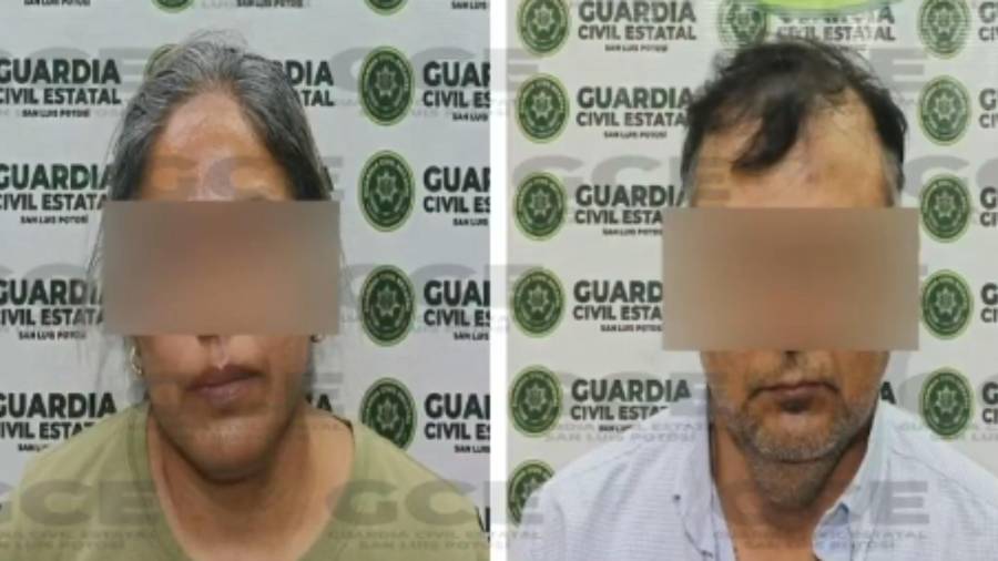 Les aseguraron ocho armas de fuego, entre ellas un fusil AK-47, una tipo AR-15, una escopeta semiautomática, dos rifles y tres armas cortas.