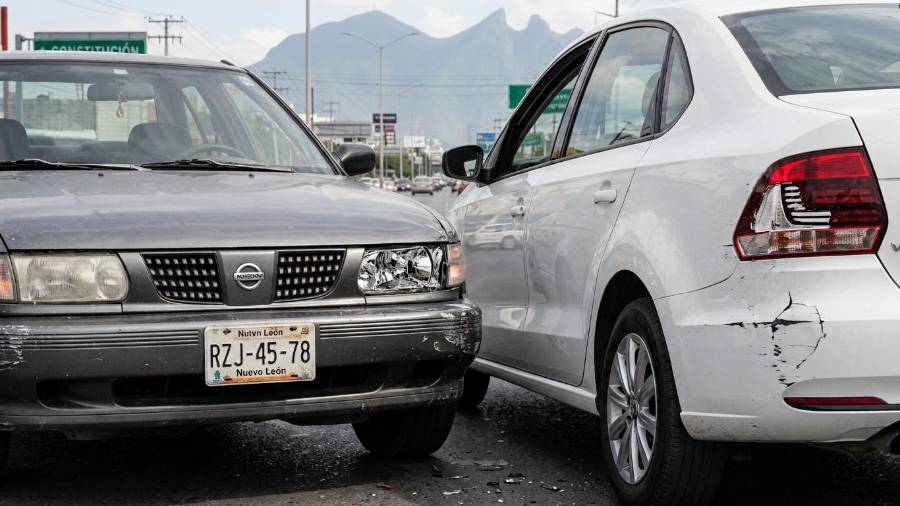Autoridades de Guadalupe, Nuevo León dieron un golpe a una banda de montachoques cuando detuvieron a dos de sus integrantes en posesión de droga.