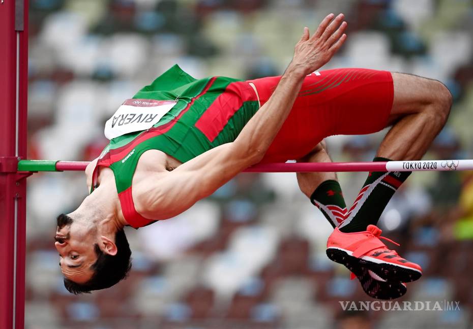 $!Edgar Rivera de México compite en la calificación de salto de altura masculino durante los eventos de atletismo de los Juegos Olímpicos de Tokio 2020 en el Estadio Olímpico de Tokio, Japón. EFE