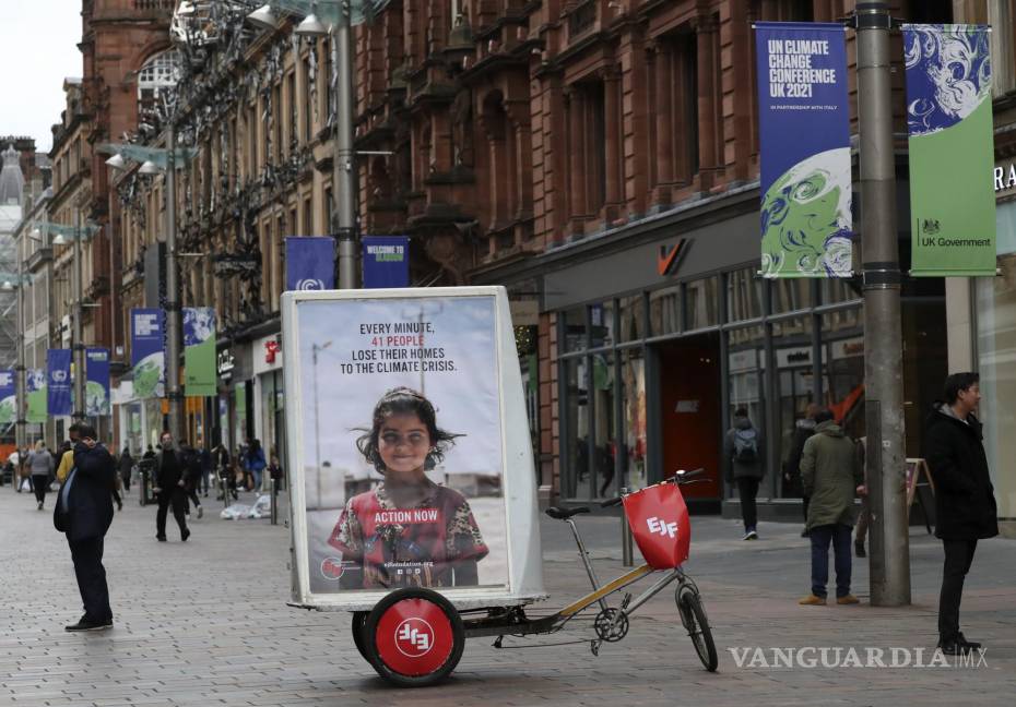$!Una pancarta protestando contra el cambio climático en Glasgow, Escocia. AP/Scott Heppell