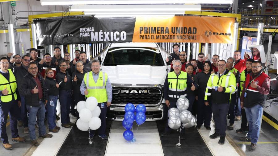 El complejo de Saltillo cuenta con una superficie de 166 mil metros cuadrados y está equipado con una zona de carrocerías con 370 robots.