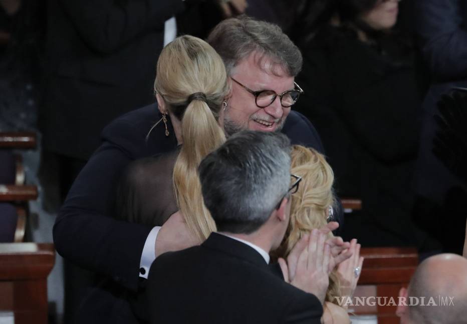 $!Guillermo Del Toro se divorcia. ¿La causante fue la mujer que llevó a los Oscar?