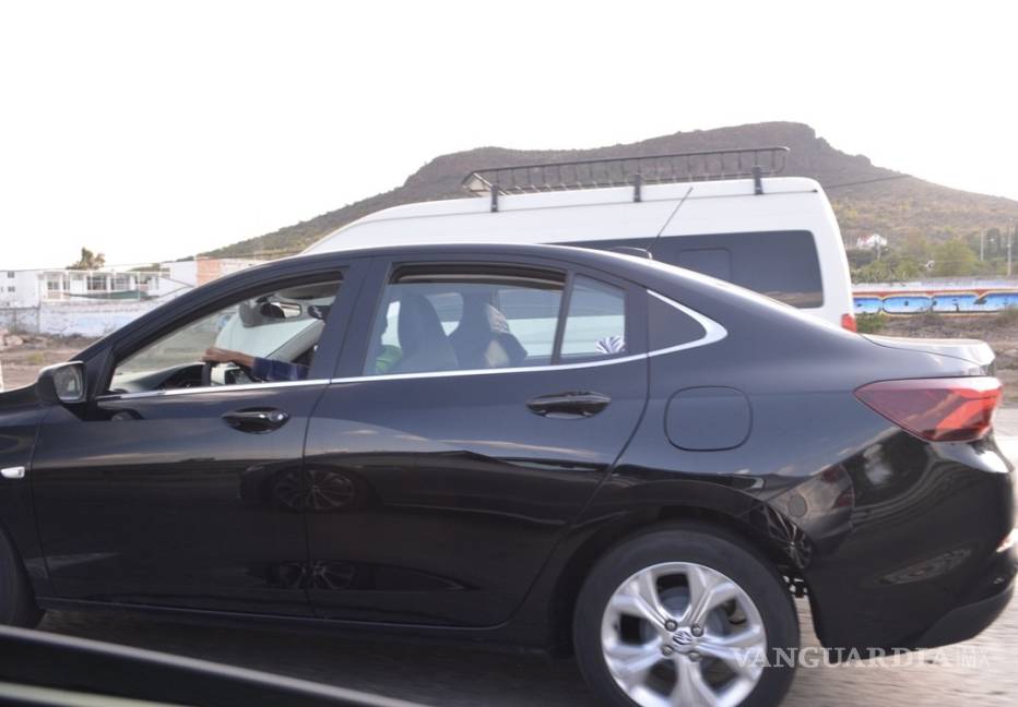 $!El Chevrolet Onix ya circula en México, muy pronto estará disponible