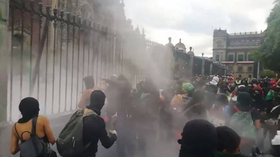 Carta dirigida a mis lectores (Este gobierno ya se volvió loco)