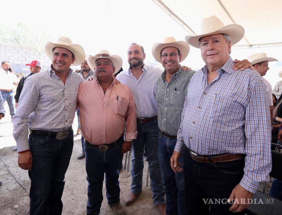 $!En la sede de la Asociación Ganadera autoridades estatales y municipales convocaron a cerrar filas en favor del área rural.