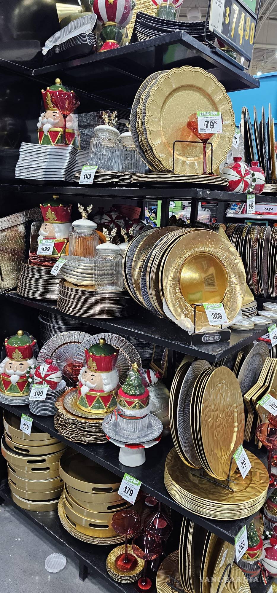 $!A cuatro meses de la llegada de la Navidad, ya empezaron las ventas de artículos para celebar la Nochebuena.