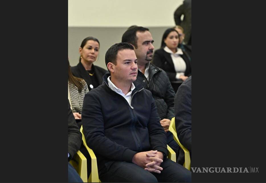 $!El funcionario expuso la necesidad de transitar del modelo de shareholder value al de stakeholder value, a fin de generar mayor valor social y una distribución más equitativa de la riqueza en las empresas.